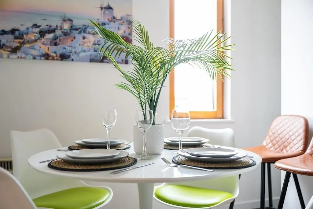 Central Piccadilly Luxury Three Bedroom Apartment-1