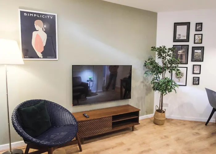 Modern & Premium 2Br 2Ba City Center Apartment